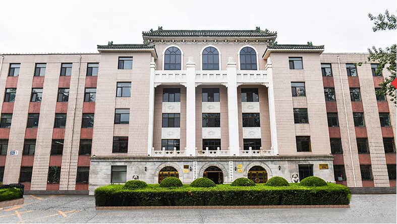 习近平致信祝贺复旦大学建校120周年