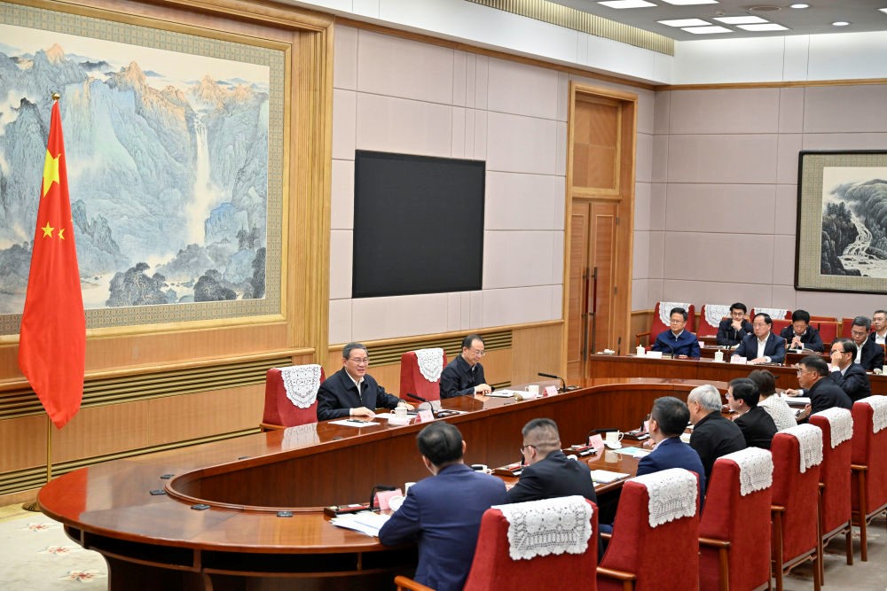 李强出席在巴西中资企业座谈会