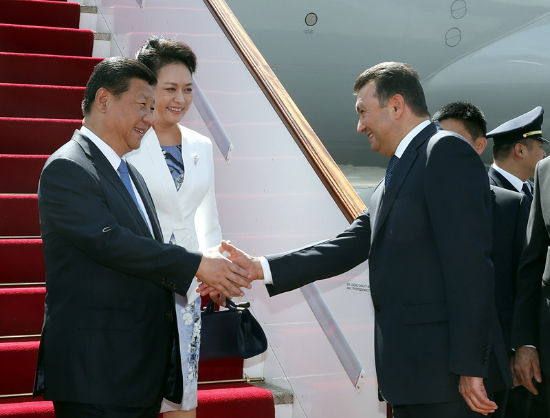 习近平集体会见上海合作组织成员国外长理事会会议外方代表团团长