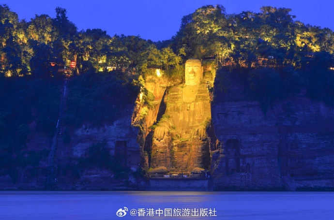 乐山大佛热到“休假” 全国现存超4400家防晒企业