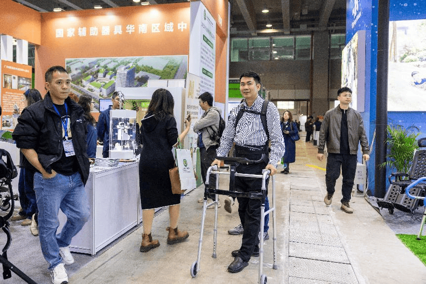 外骨骼机器人“出圈” 上市公司助“黑科技”加速落地