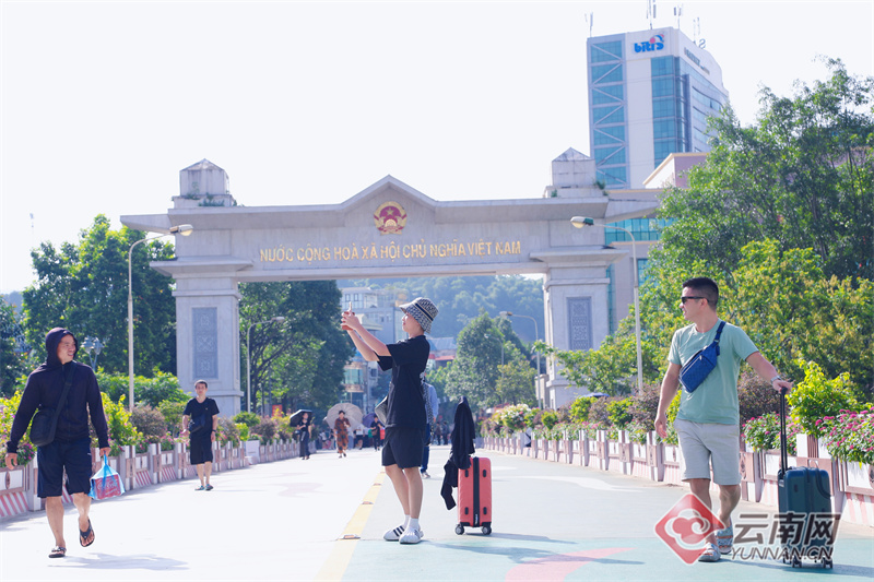 暑期旅游市场供需两旺 出入境游持续升温