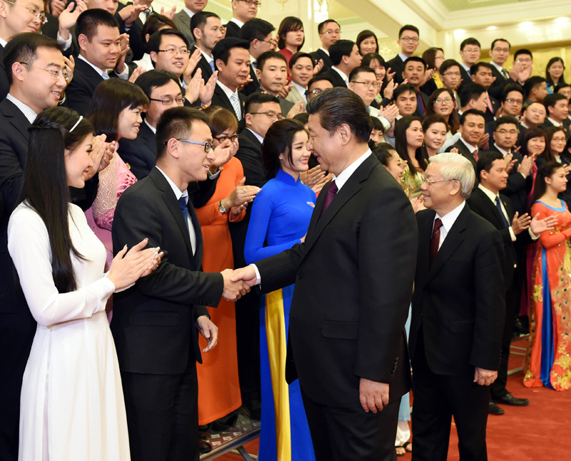 习近平会见越南国家主席梁强
