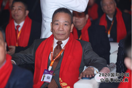 行业首发跨界破圈！华厦眼科联手挪瓦咖啡引领“医疗-消费-公益”新生态