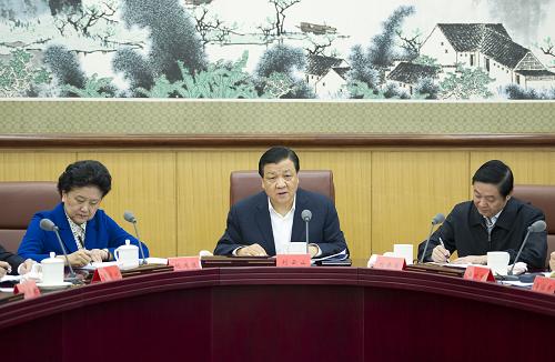 中共中央政治局召开会议 讨论拟提请二十届四中全会审议的文件 中共中央总书记习近平主持会议