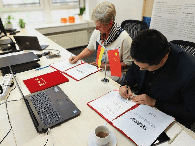 海泰科：与万华化学、ENGEL签署三方战略合作协议