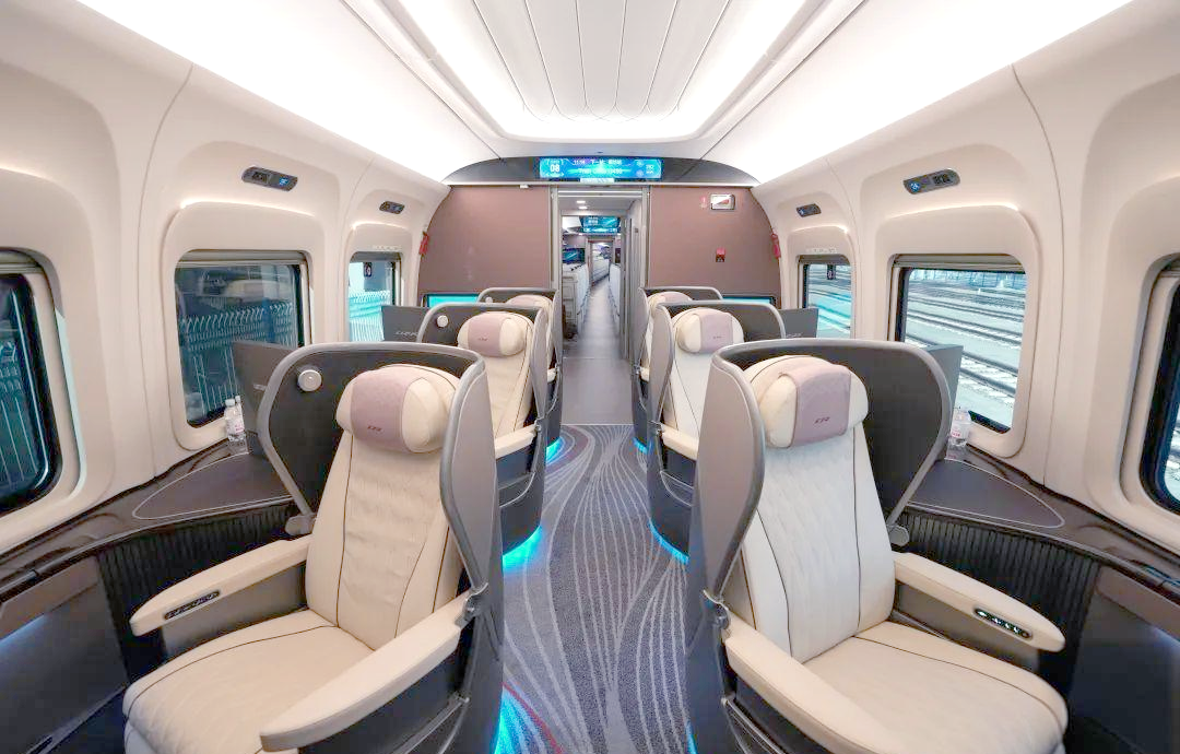 CR450动车组样车跑出453公里时速