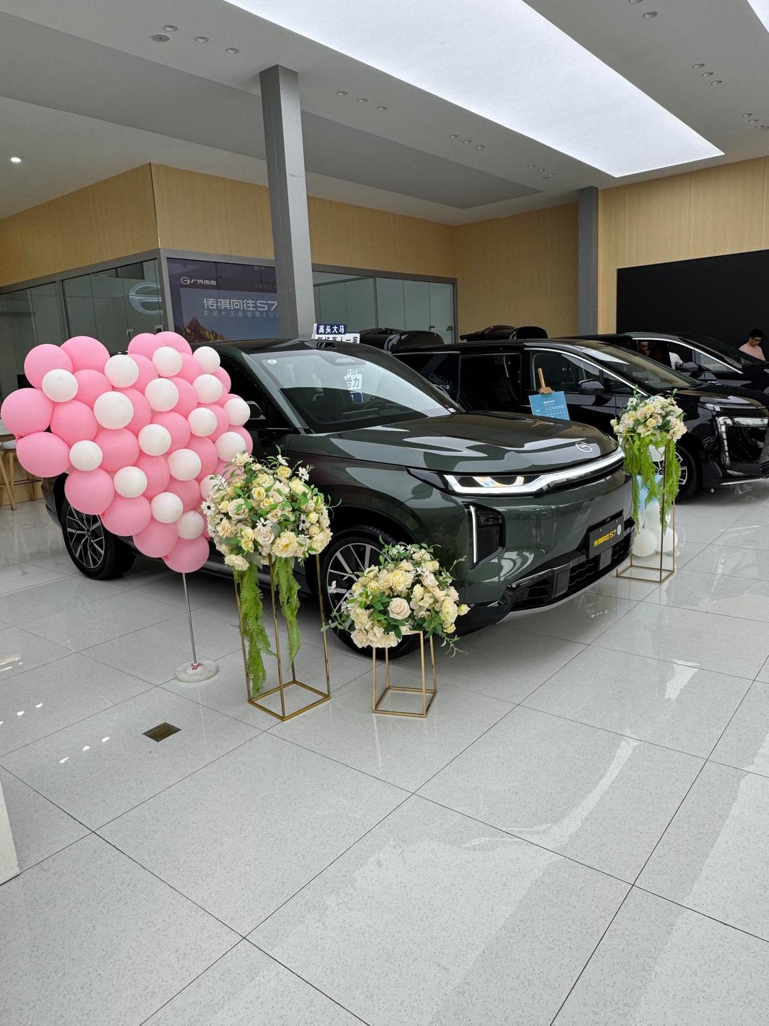 上汽集团向进博会交付750辆接待用车