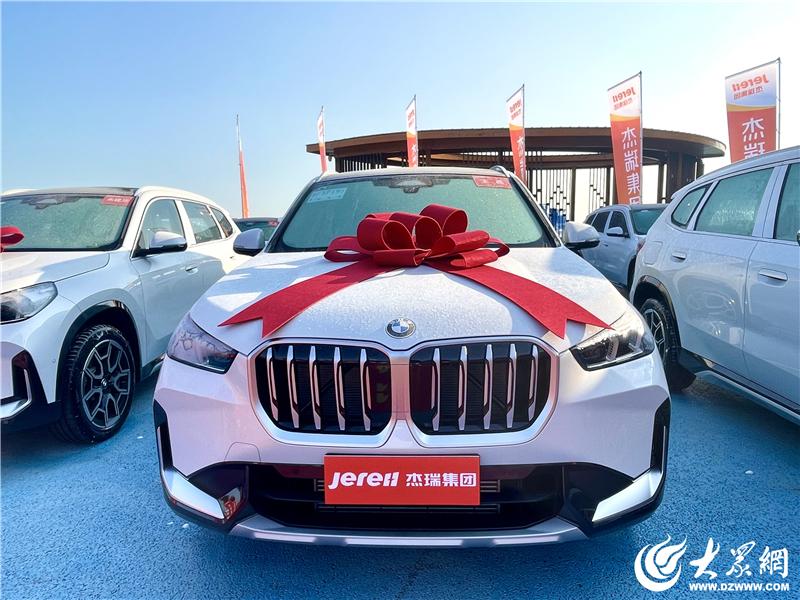 上汽集团向进博会交付750辆接待用车