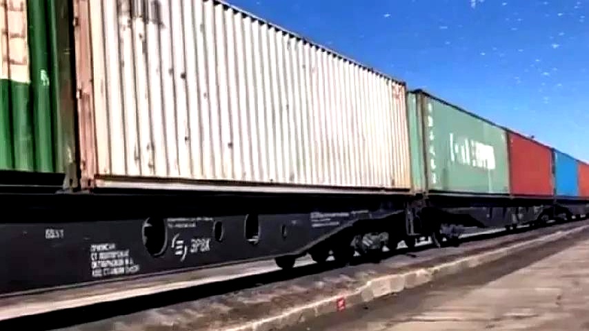 西部陆海新通道跨境公路班车今年前10月货值同比增长4.5倍