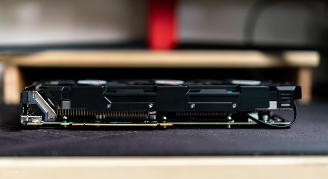 芯联集成发布全新碳化硅G2.0技术平台 重点覆盖新能源和AI数据中心电源