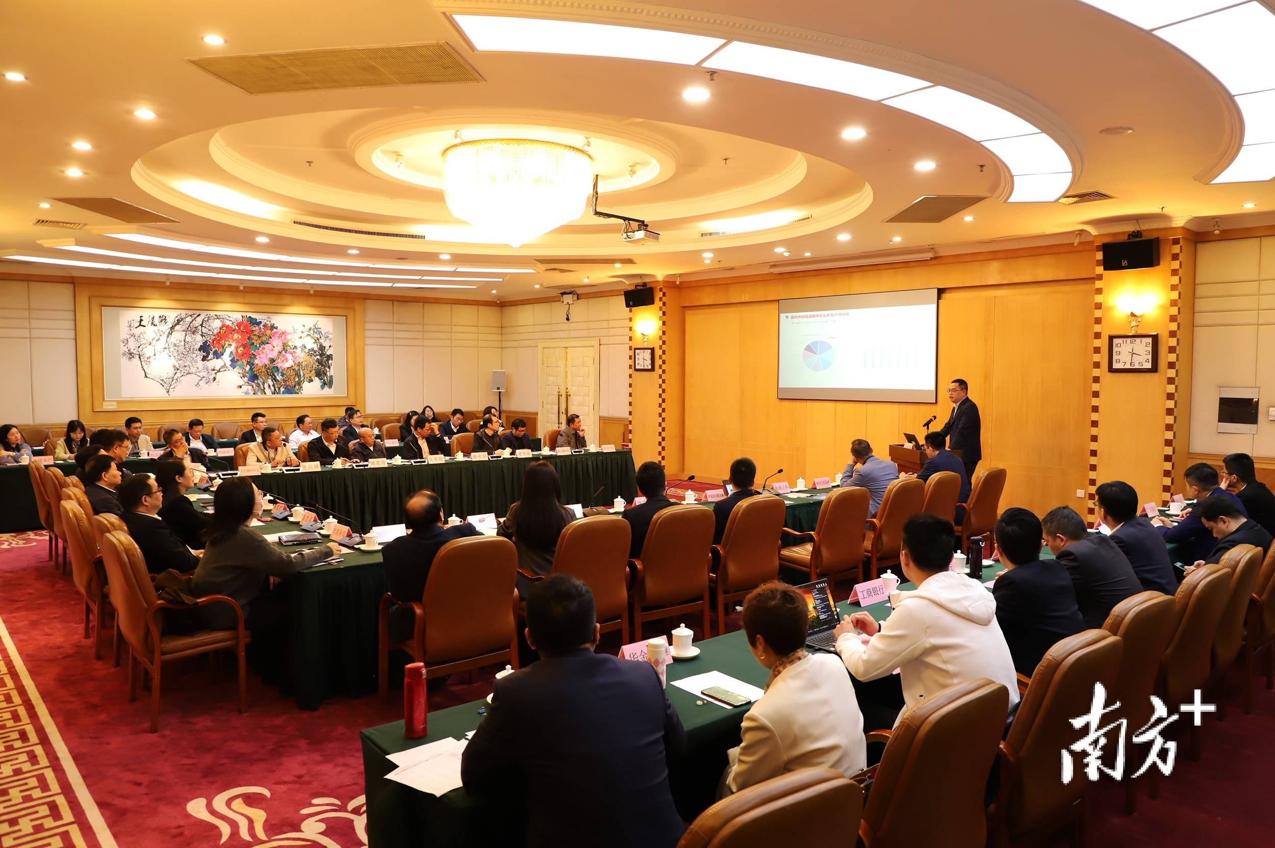 杨振宇获批担任华通金租董事长 季向东、刘永波获批担任公司董事