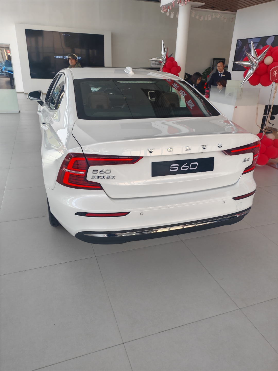 公告速递：建信现金增利货币基金B类基金份额在中国建设银行销售渠道暂停大额申购、大额转换转入、定期定额投资