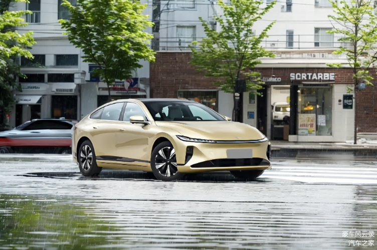 战略布局新能源汽车赛道 华宝新能切入万亿级B端市场