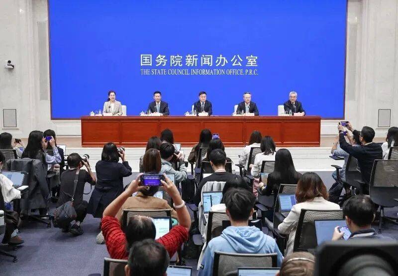 金融监管总局局长李云泽：监管制度与时俱进不断完善 5年来发布各类规制171件