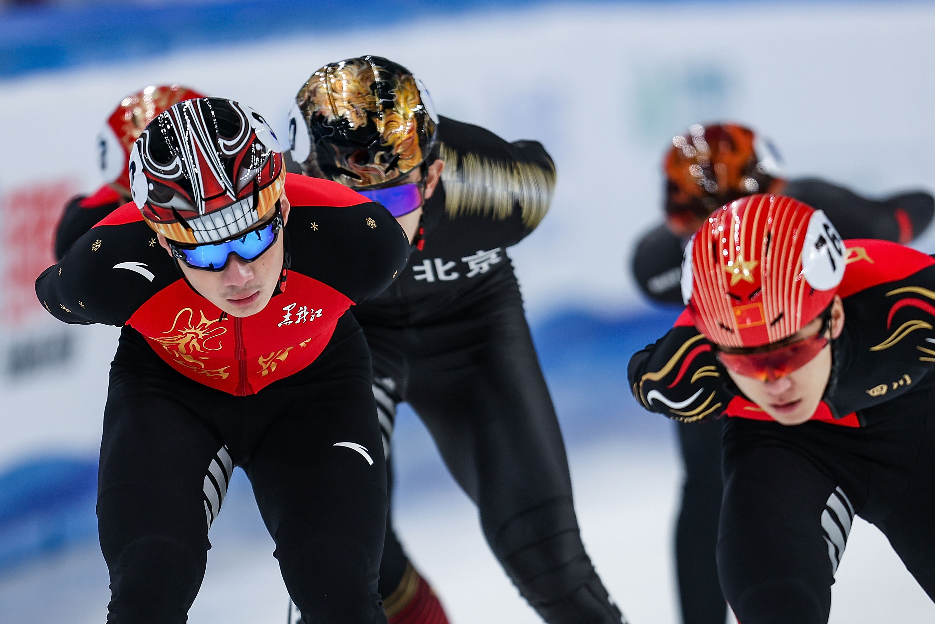 冰雪运动点燃冬日激情——黑龙江首届“冰超”赛事正酣