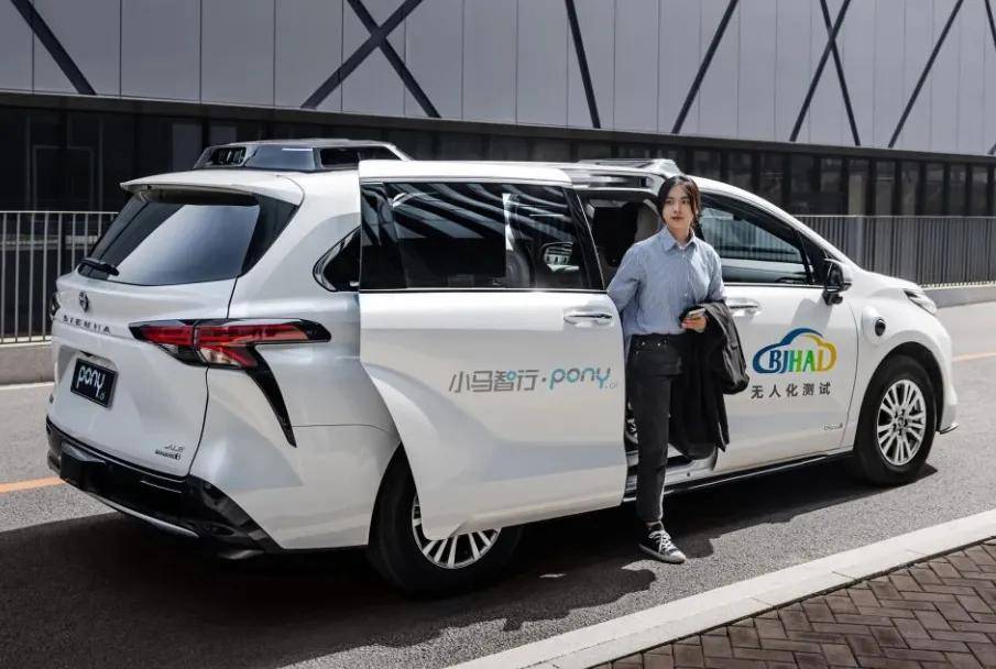 文远知行发布通用仿真模型 加速自动驾驶商业落地