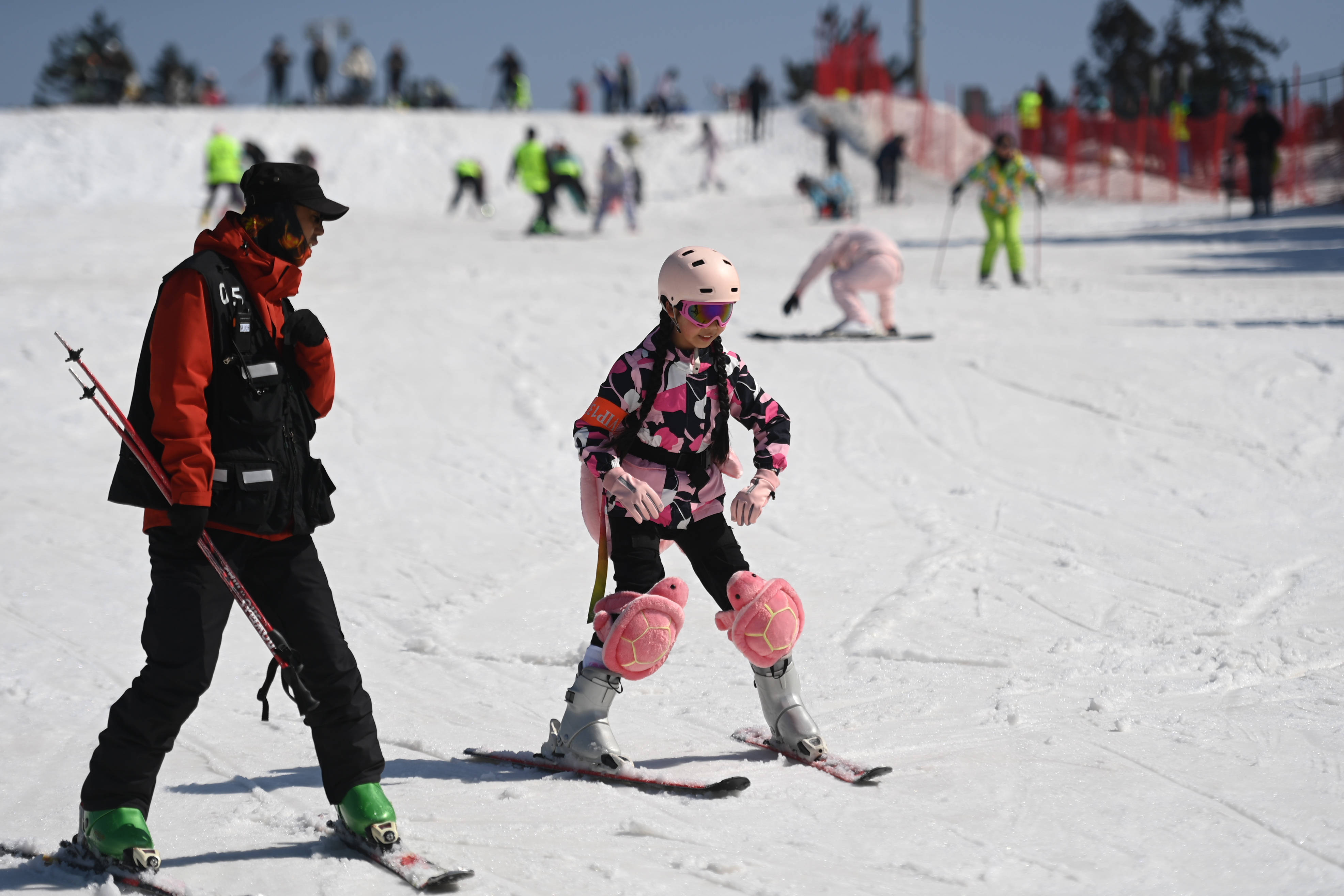 新场景 新活力 新玩法 冰雪消费助力冬日经济“热”起来