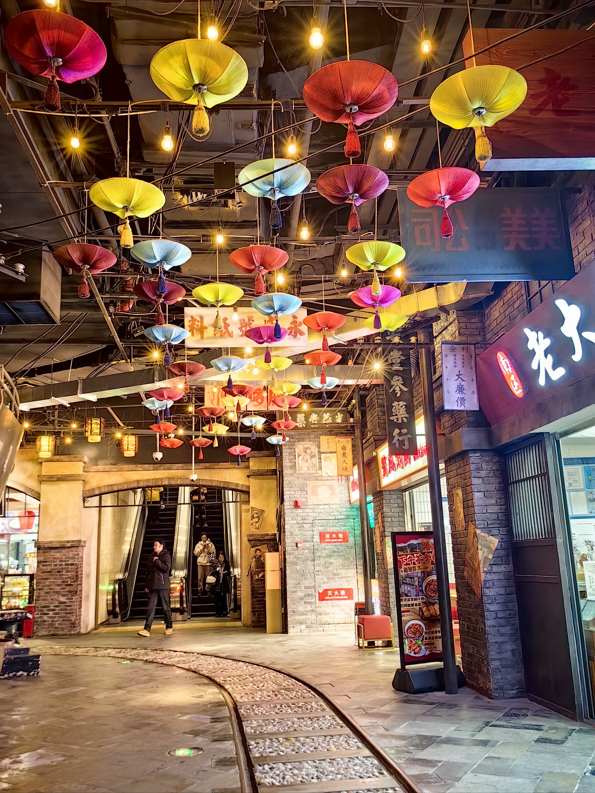 人文经济激活消费新动能丨“东莞记忆”：古街新韵 烟火重燃