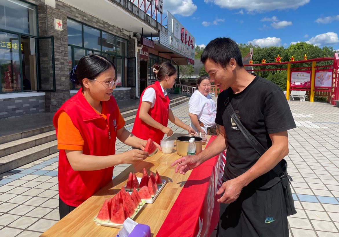 两会第一观察丨真情润心田，同心启华章