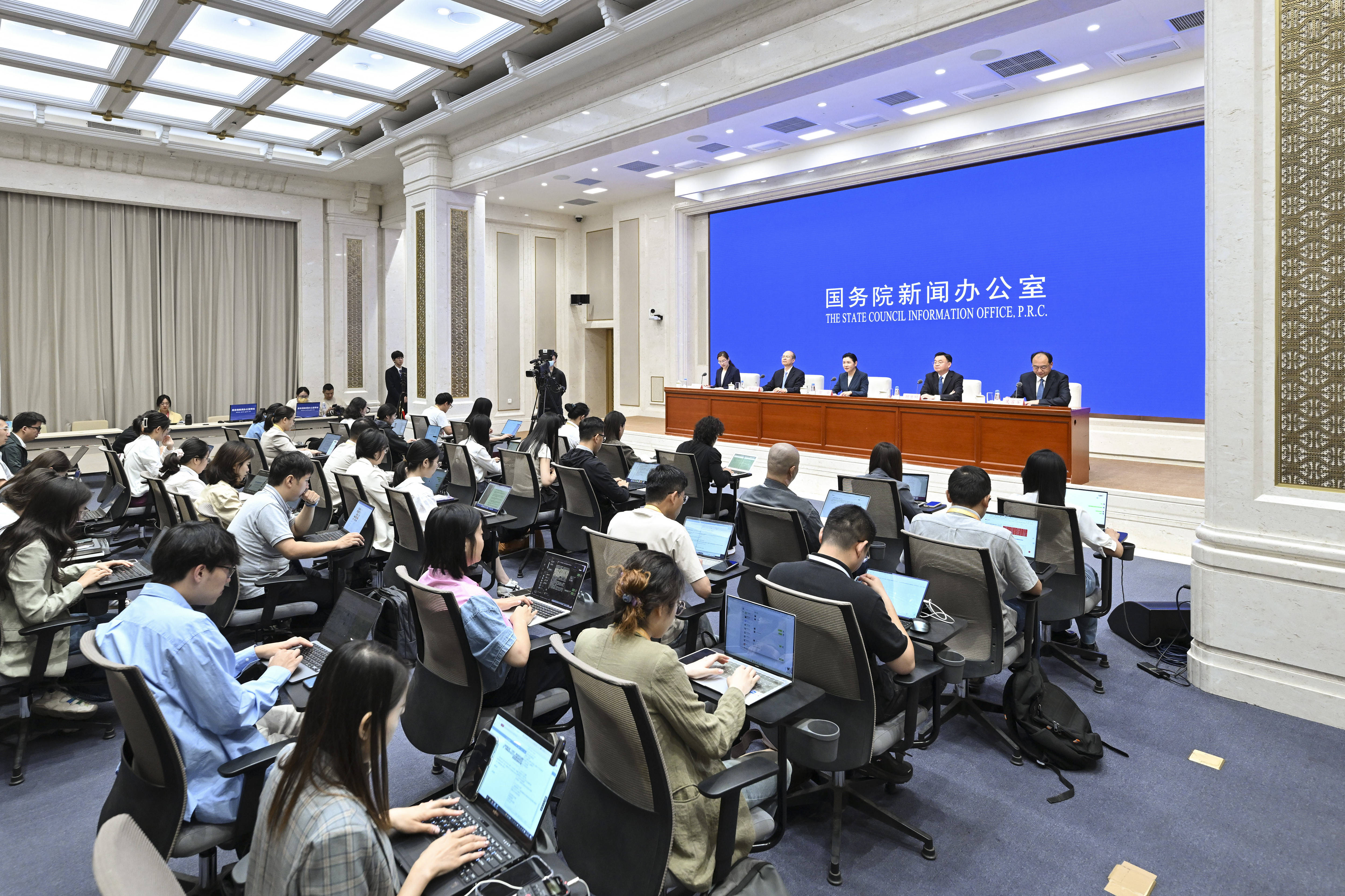 商务部：我国已与31个国家和地区签署24个自贸协定