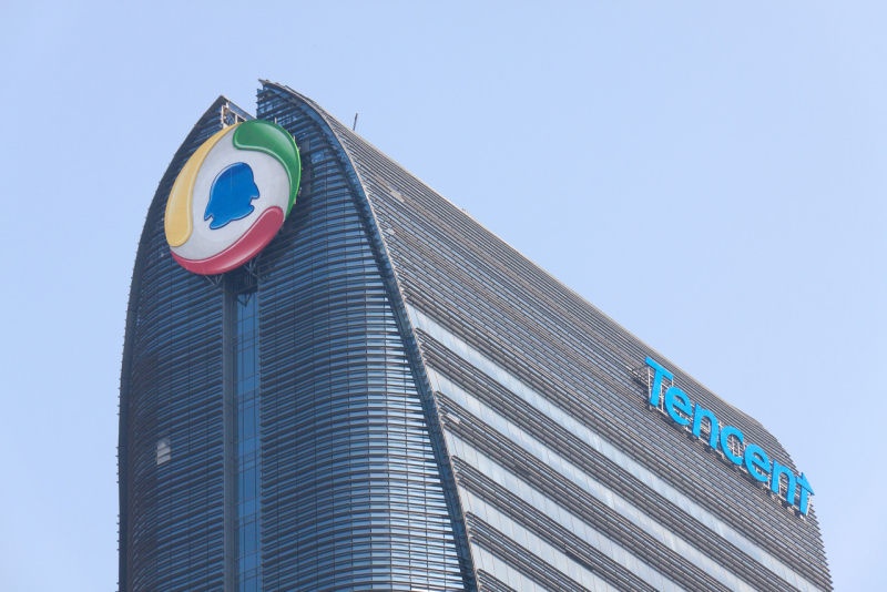 李宁集团：2025年实现营业收入295.98亿元 同比增长3.2%