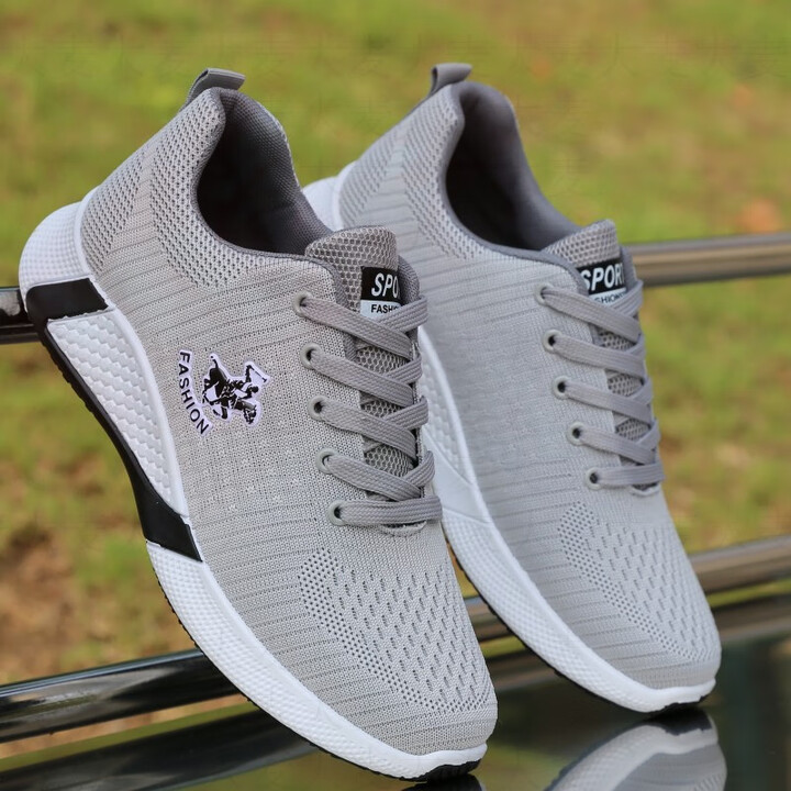 李宁集团：2025年实现营业收入295.98亿元 同比增长3.2%